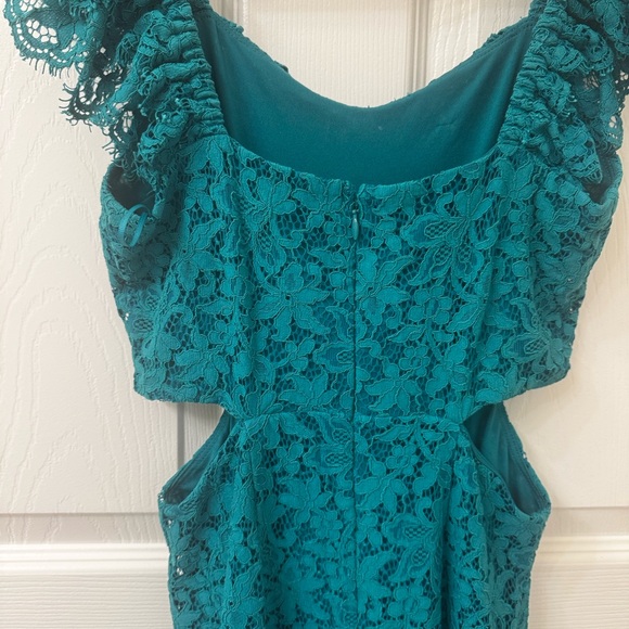 Express Teal Off-Shoulder Lace Midi Dress - Picture 4 of 6